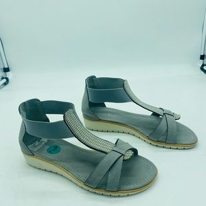 Used once in great condition, rhinestones gladiator slip on sandals